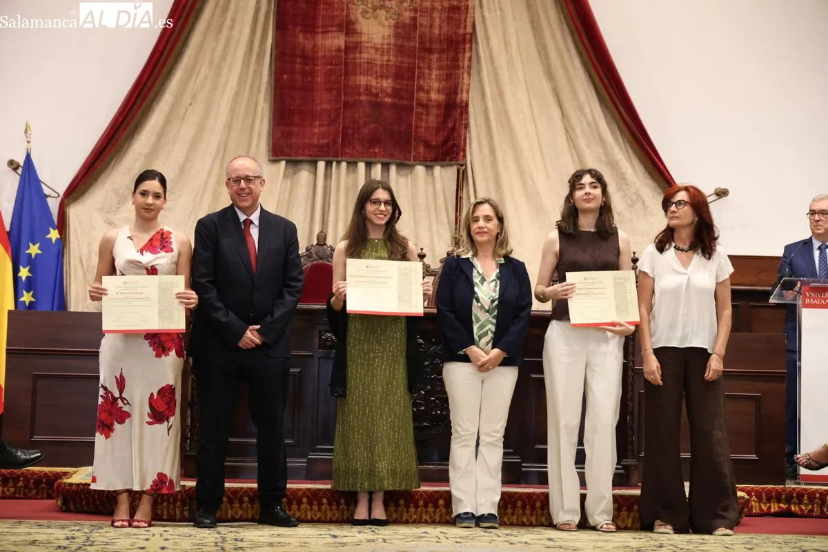 Entrega en el Paraninfo de los Premios Extraordinarios de Grado de la USAL. Foto de David Sañudo