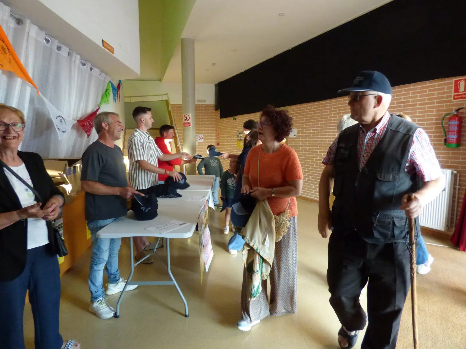 Foto 2 - Reconocimientos y ambiente festivo en la presentaci&oacute;n del Corpus 2026 de Sancti-Sp&iacute;ritus