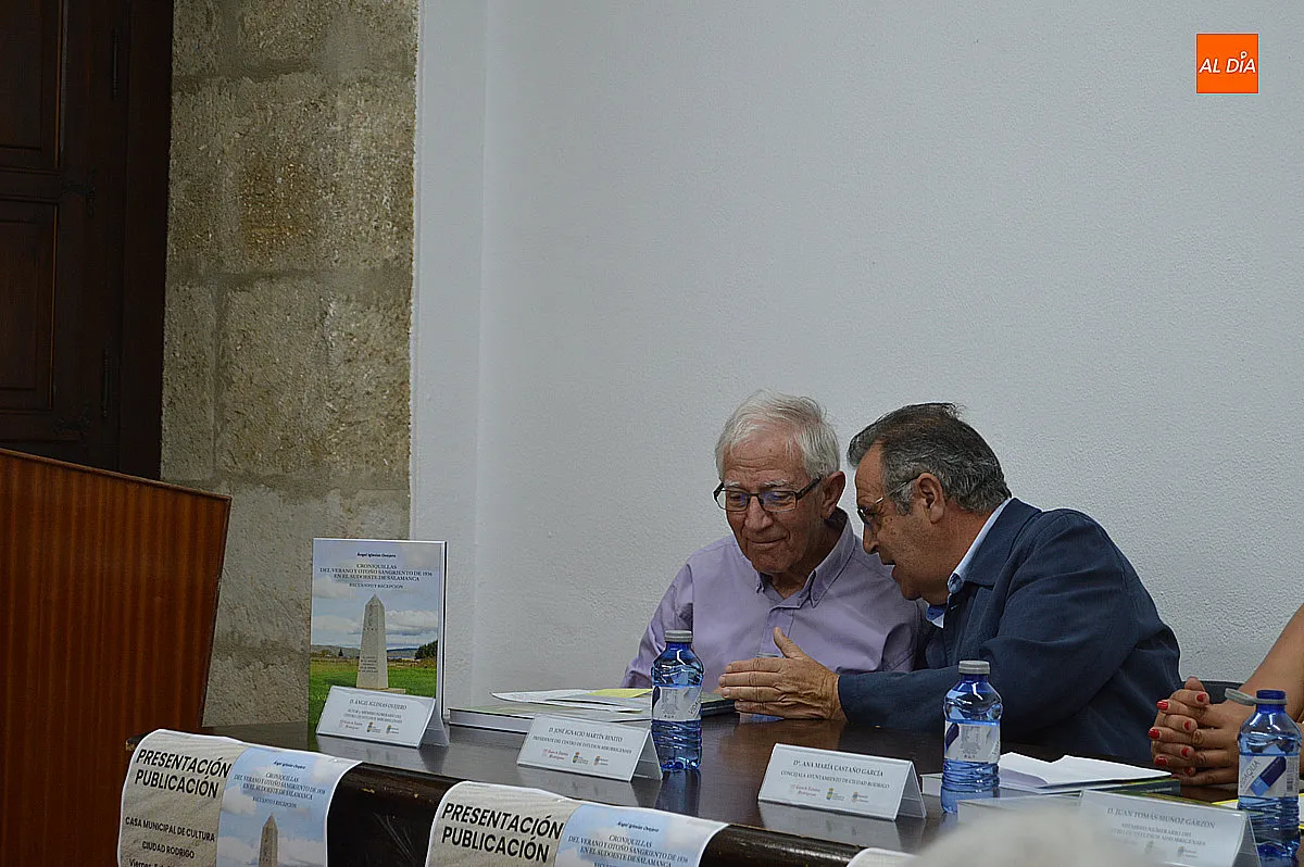 Presentación del libro en la Casa de la Cultura de Ángel Iglesias Ovejero 