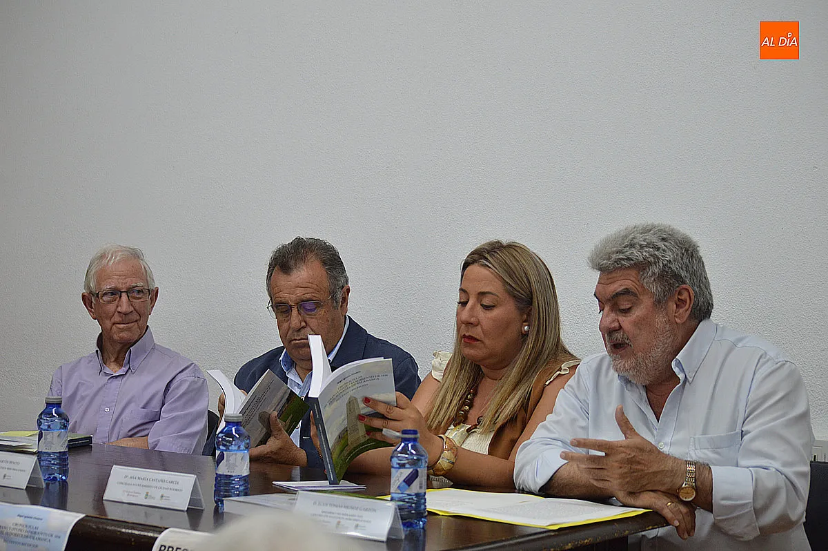 Presentación del libro en la Casa de la Cultura de Ángel Iglesias Ovejero 