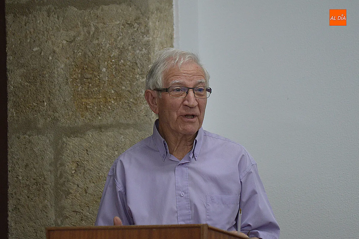 Presentación del libro en la Casa de la Cultura de Ángel Iglesias Ovejero 