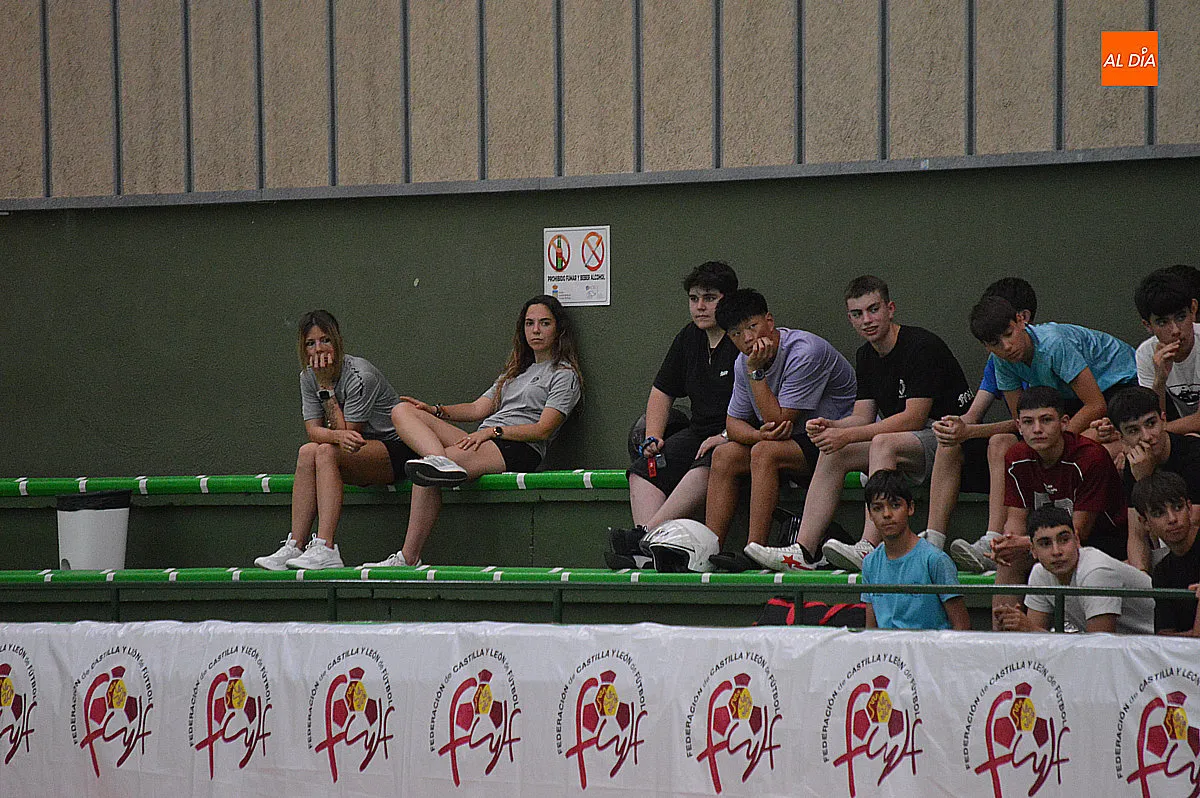 Foto 13 - El II Torneo de F&uacute;tbol Sala de Ciudad Rodrigo arranc&oacute; con una intensa jornada de 13 partidos