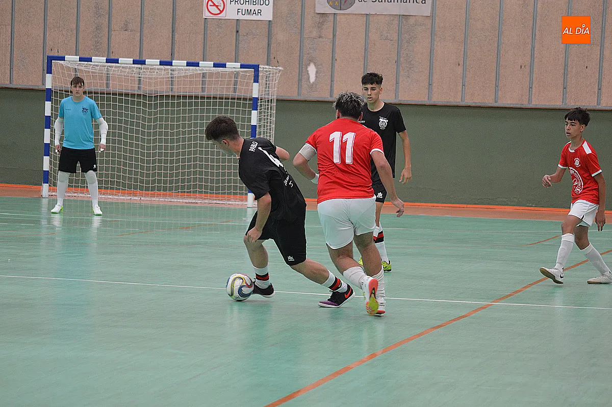 Foto 5 - El II Torneo de F&uacute;tbol Sala de Ciudad Rodrigo arranc&oacute; con una intensa jornada de 13 partidos
