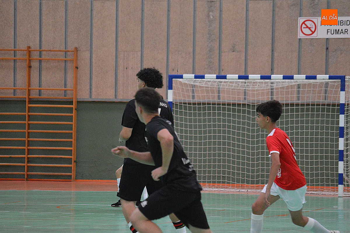 Foto 8 - El II Torneo de F&uacute;tbol Sala de Ciudad Rodrigo arranc&oacute; con una intensa jornada de 13 partidos