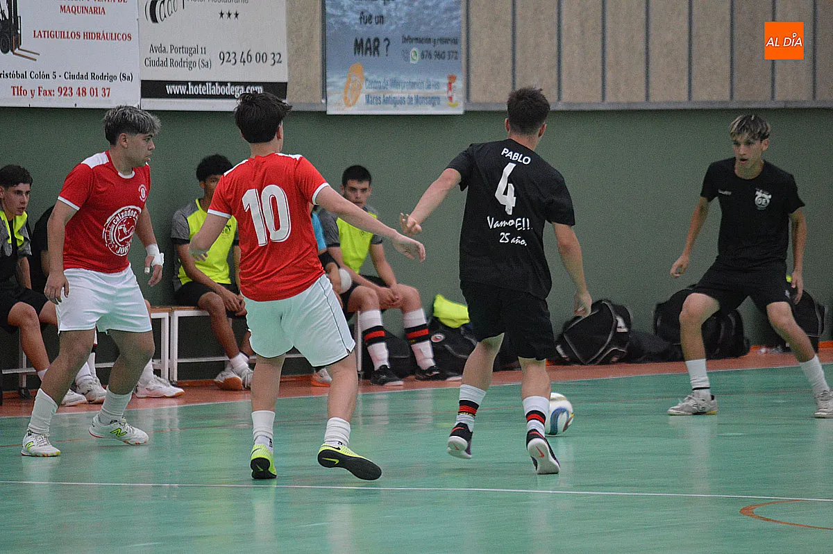 Foto 9 - El II Torneo de F&uacute;tbol Sala de Ciudad Rodrigo arranc&oacute; con una intensa jornada de 13 partidos