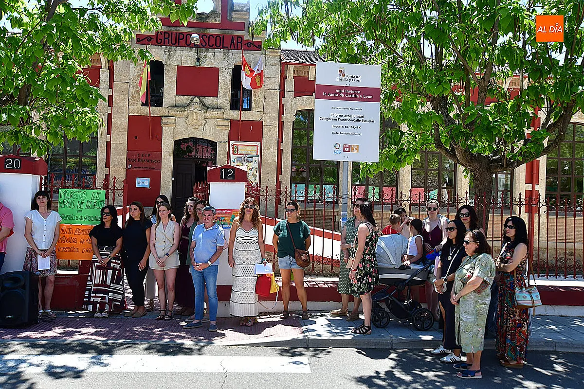 Foto 8 - Protesta en el CEIP San Francisco por la p&eacute;rdida del maestro de apoyo de infantil 