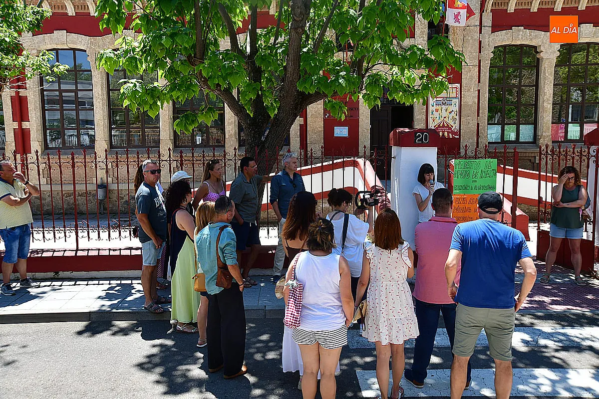 Foto 3 - Protesta en el CEIP San Francisco por la p&eacute;rdida del maestro de apoyo de infantil 