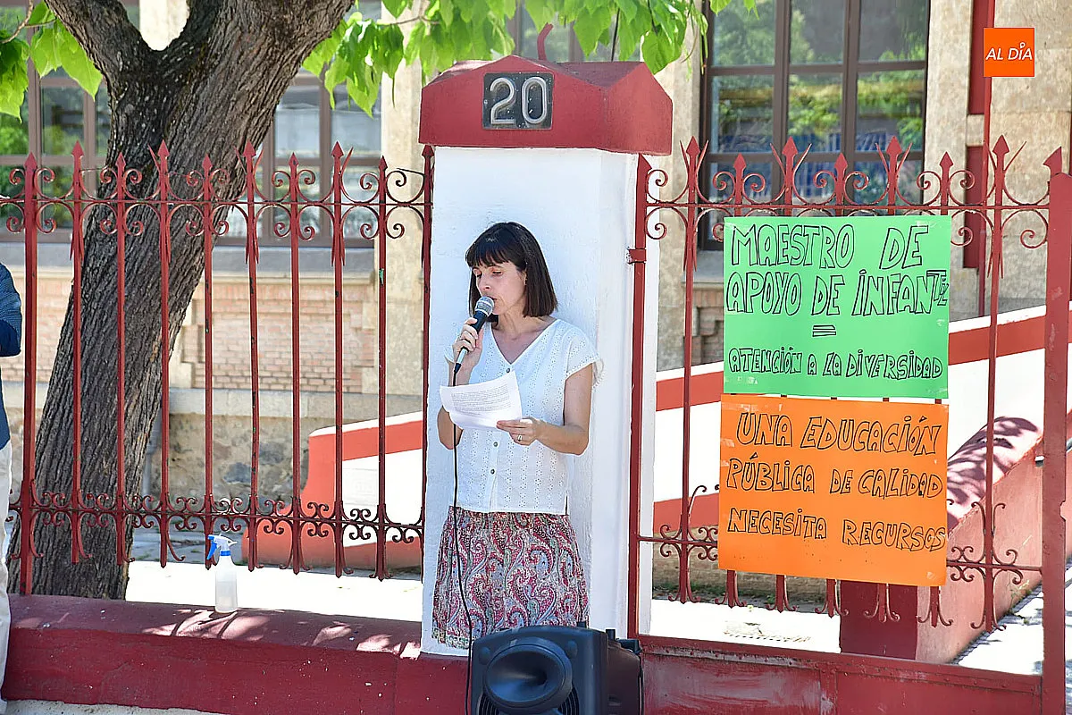 Foto 5 - Protesta en el CEIP San Francisco por la p&eacute;rdida del maestro de apoyo de infantil 