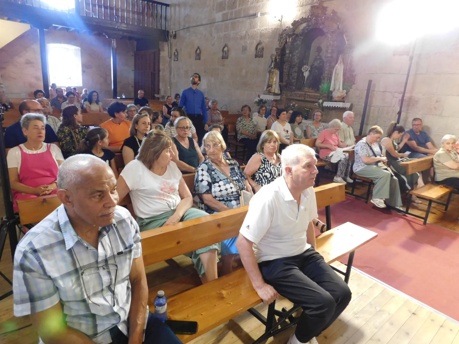 Foto 3 - El legado de San Juan de la Cruz conecta con los j&oacute;venes en la iglesia de Roll&aacute;n