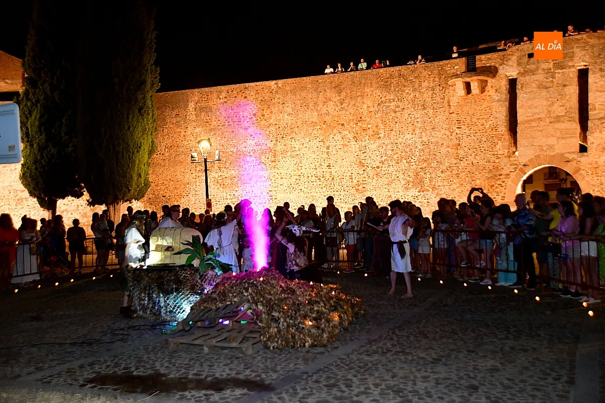 Obra teatral en la noche mágica de San Juan