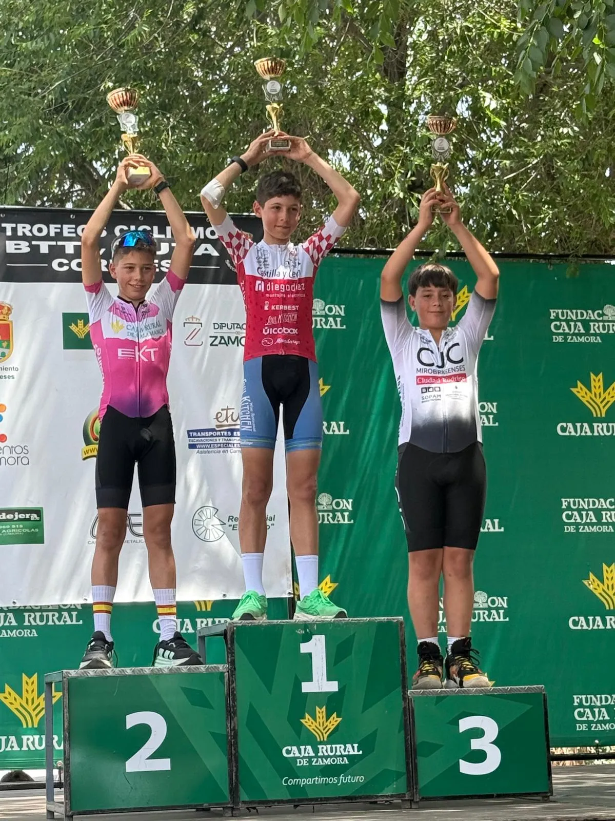 El Club Jóvenes Ciclistas Mirobrigenses en Coreses 