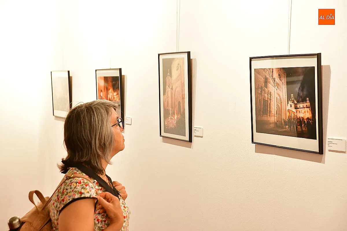 Foto 2 - La exposici&oacute;n `Hogueras tradicionales en la Tierra de Ciudad Rodrigo&acute; inaugura las I Jornadas sobre Patrimonio Cultural Inmaterial