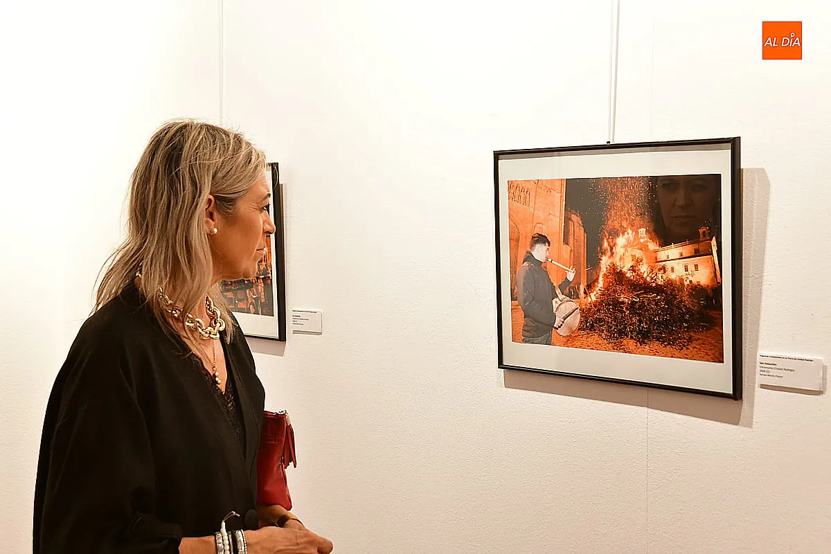 Foto 3 - La exposici&oacute;n `Hogueras tradicionales en la Tierra de Ciudad Rodrigo&acute; inaugura las I Jornadas sobre Patrimonio Cultural Inmaterial