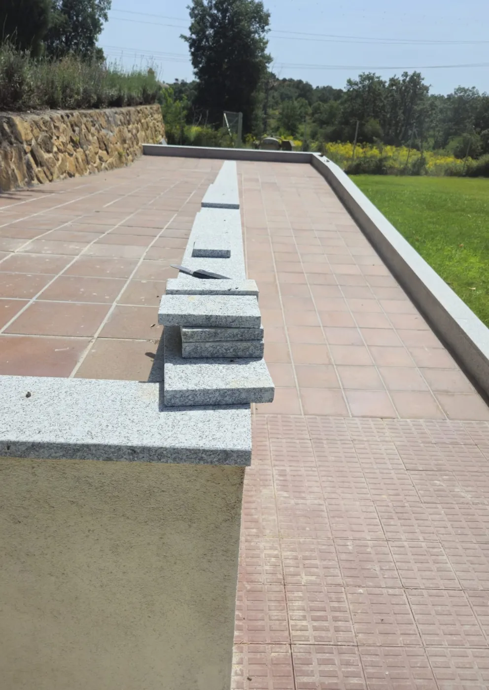 Obras para mejorar el acceso y la seguridad en las pìscinas de Lumbrales 