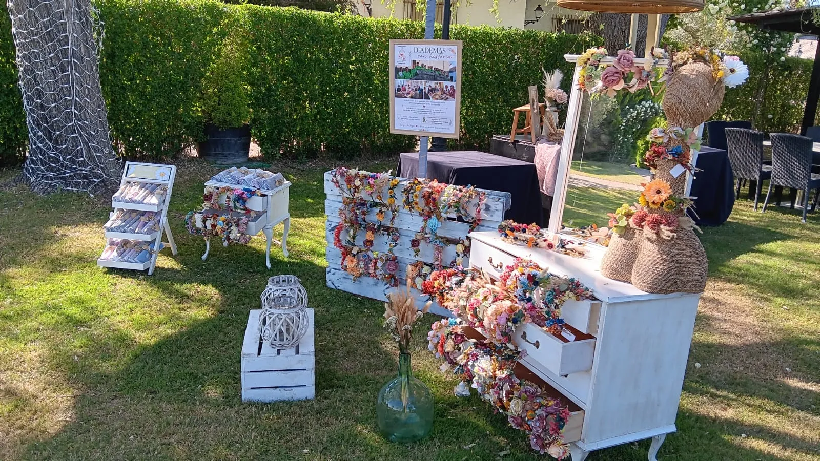 Flores preservadas contra el cáncer: la iniciativa de las Damajuanas de Fuenteguinaldo