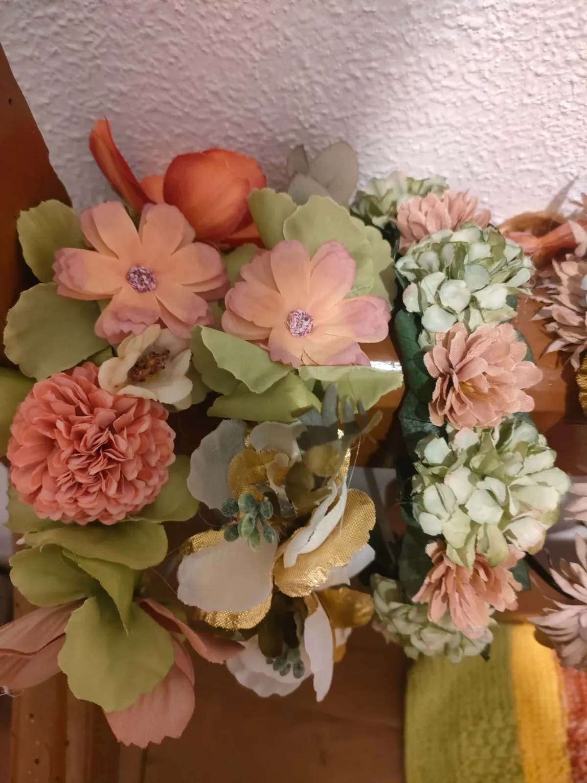 Flores preservadas contra el cáncer: la iniciativa de las Damajuanas de Fuenteguinaldo