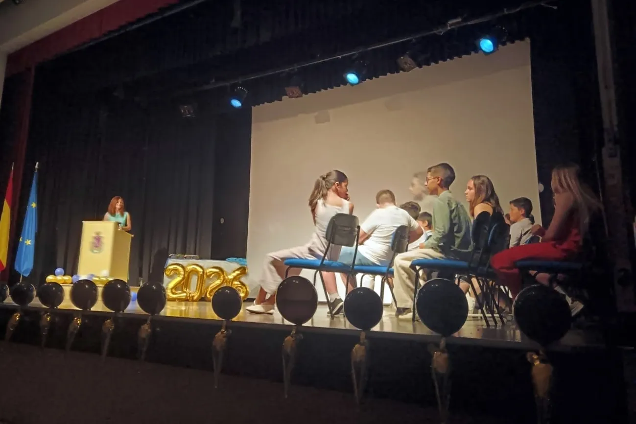 Acto de graduación de los alumnos de 6º de Primaria del CEIP Manuel Moreno Blanco de Vitigudino 
