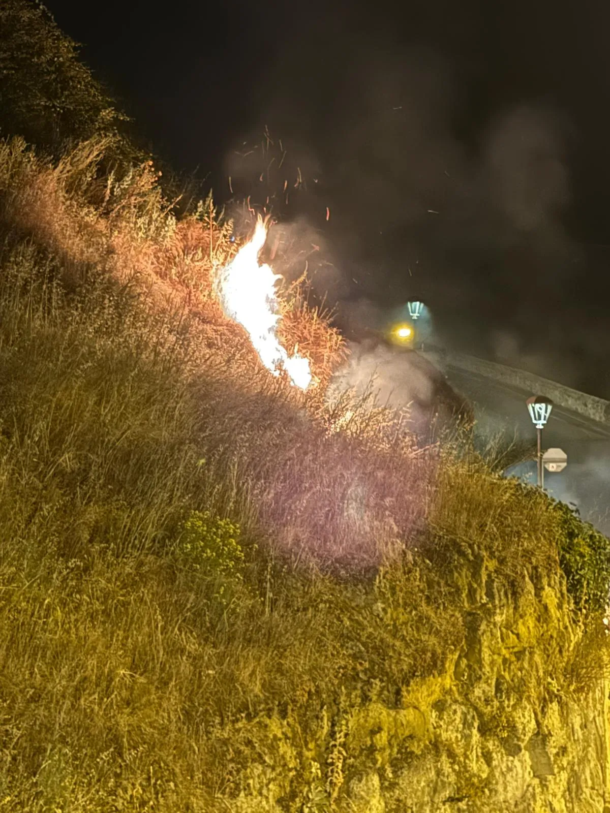 Fuego en el foso del Parador de Ciudad Rodrigo