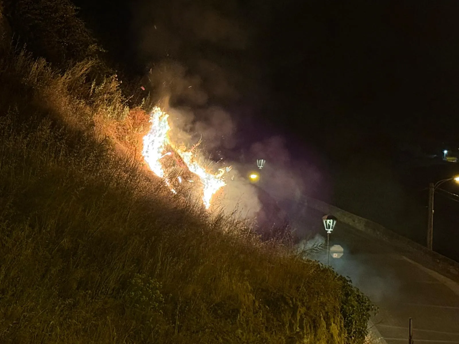Fuego en el foso del Parador de Ciudad Rodrigo