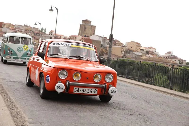 Foto 13 - Joyas sobre ruedas: el motor hist&oacute;rico toma las calles de Alba de Tormes con AutoRetro