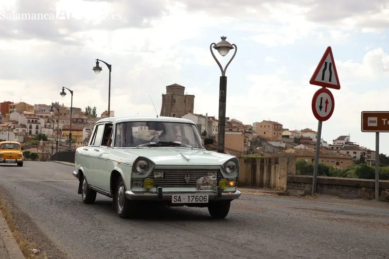 Foto 8 - Joyas sobre ruedas: el motor hist&oacute;rico toma las calles de Alba de Tormes con AutoRetro