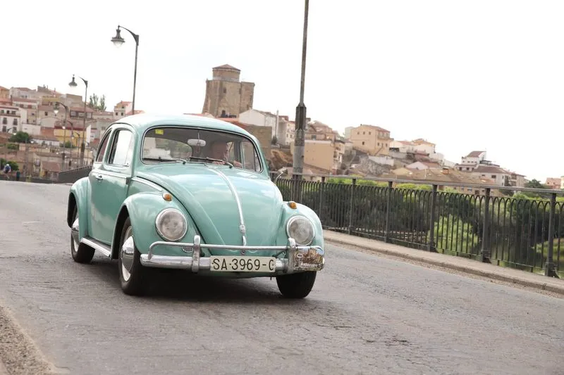 Foto 9 - Joyas sobre ruedas: el motor hist&oacute;rico toma las calles de Alba de Tormes con AutoRetro