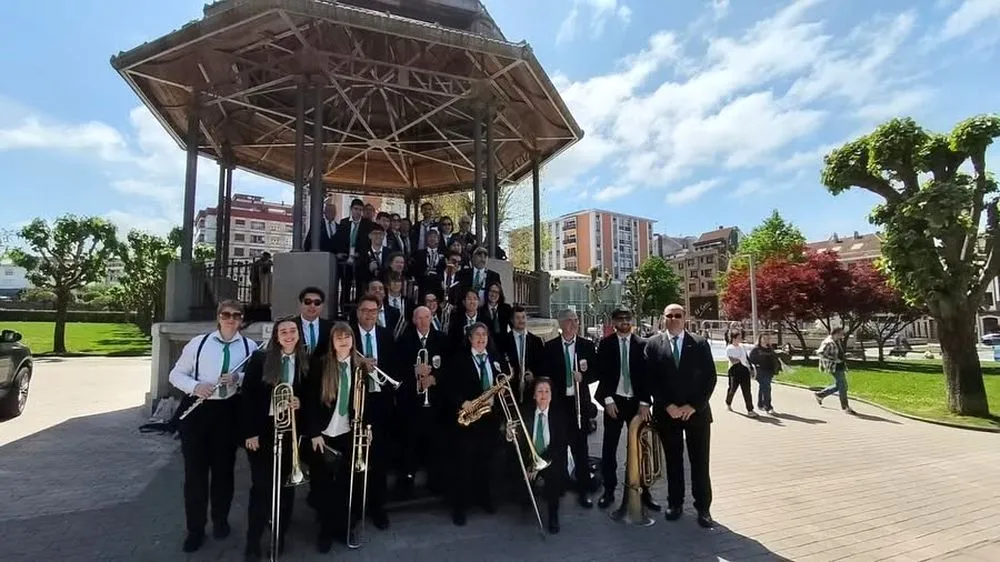 Concierto solidario de las bandas Tomás Bretón y Noreña en Salamanca