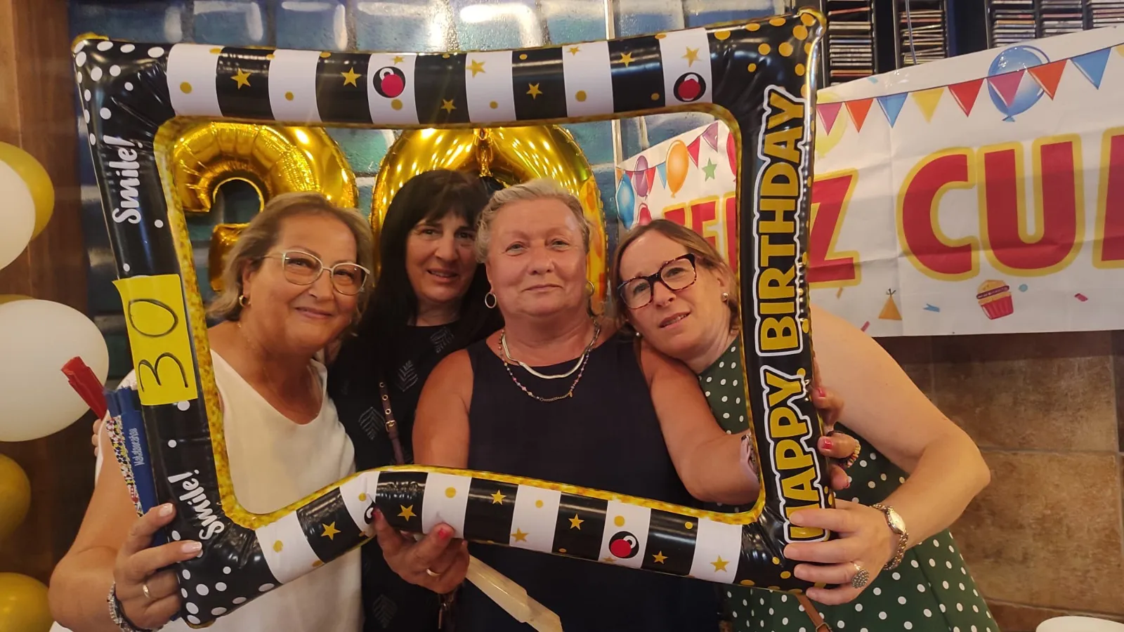 Foto 2 - La Asociaci&oacute;n de Mujeres Siglo XXI de Macotera festeja sus 30 a&ntilde;os rodeada de cari&ntilde;o, emociones y reconocimiento