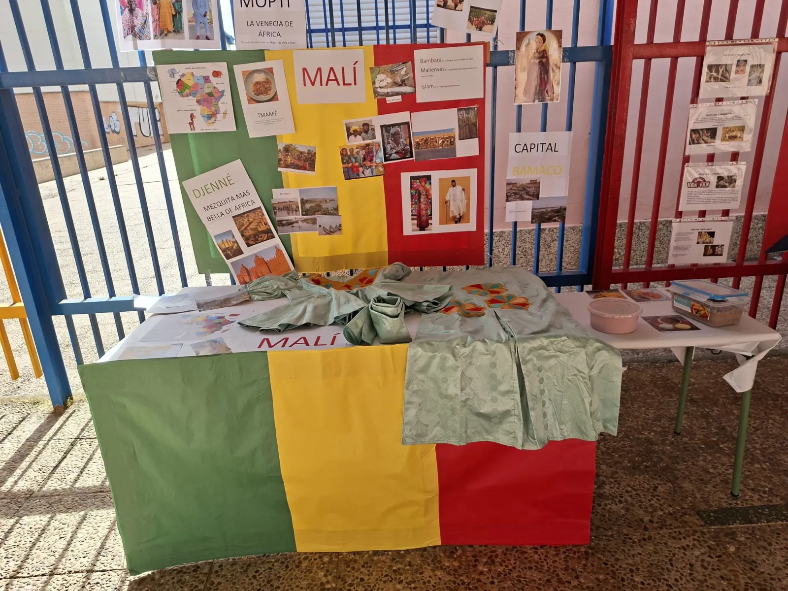 Foto 4 - El CEIP Severiano Montero S&aacute;nchez celebra la Feria de las Culturas como cierre del proyecto educativo anual &ldquo;Tour Maravillas&rdquo;