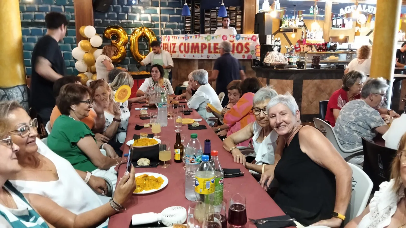 Foto 6 - La Asociaci&oacute;n de Mujeres Siglo XXI de Macotera festeja sus 30 a&ntilde;os rodeada de cari&ntilde;o, emociones y reconocimiento