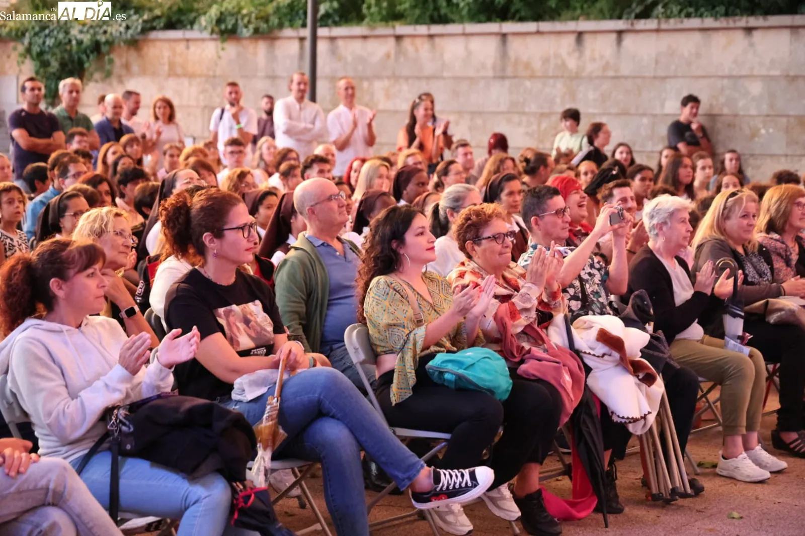 Foto 5 - FOTOS | Arte, circo, fuego e inclusi&oacute;n social en la fiesta de fin de curso de la Casa Escuela Santiago Uno en Salamanca