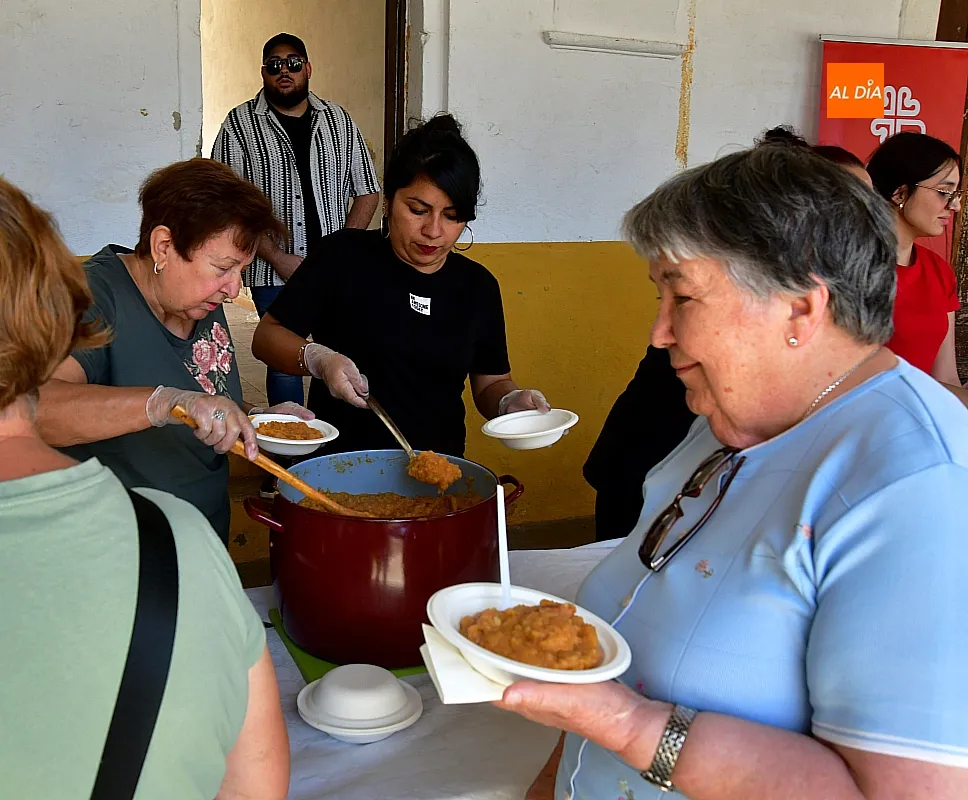 Comida solidaria por las actividades que se realizan por el Día de la Caridad 