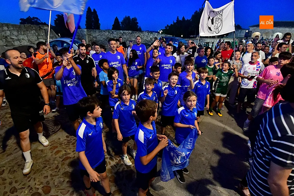 Foto 4 - El III Torneo Internacional de F&uacute;tbol Sala sit&uacute;a a Ciudad Rodrigo en el mapa deportivo internacional