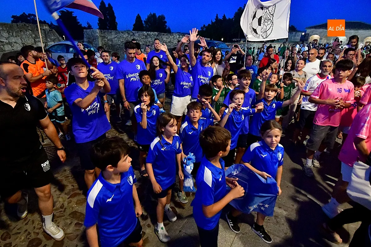 Foto 5 - El III Torneo Internacional de F&uacute;tbol Sala sit&uacute;a a Ciudad Rodrigo en el mapa deportivo internacional
