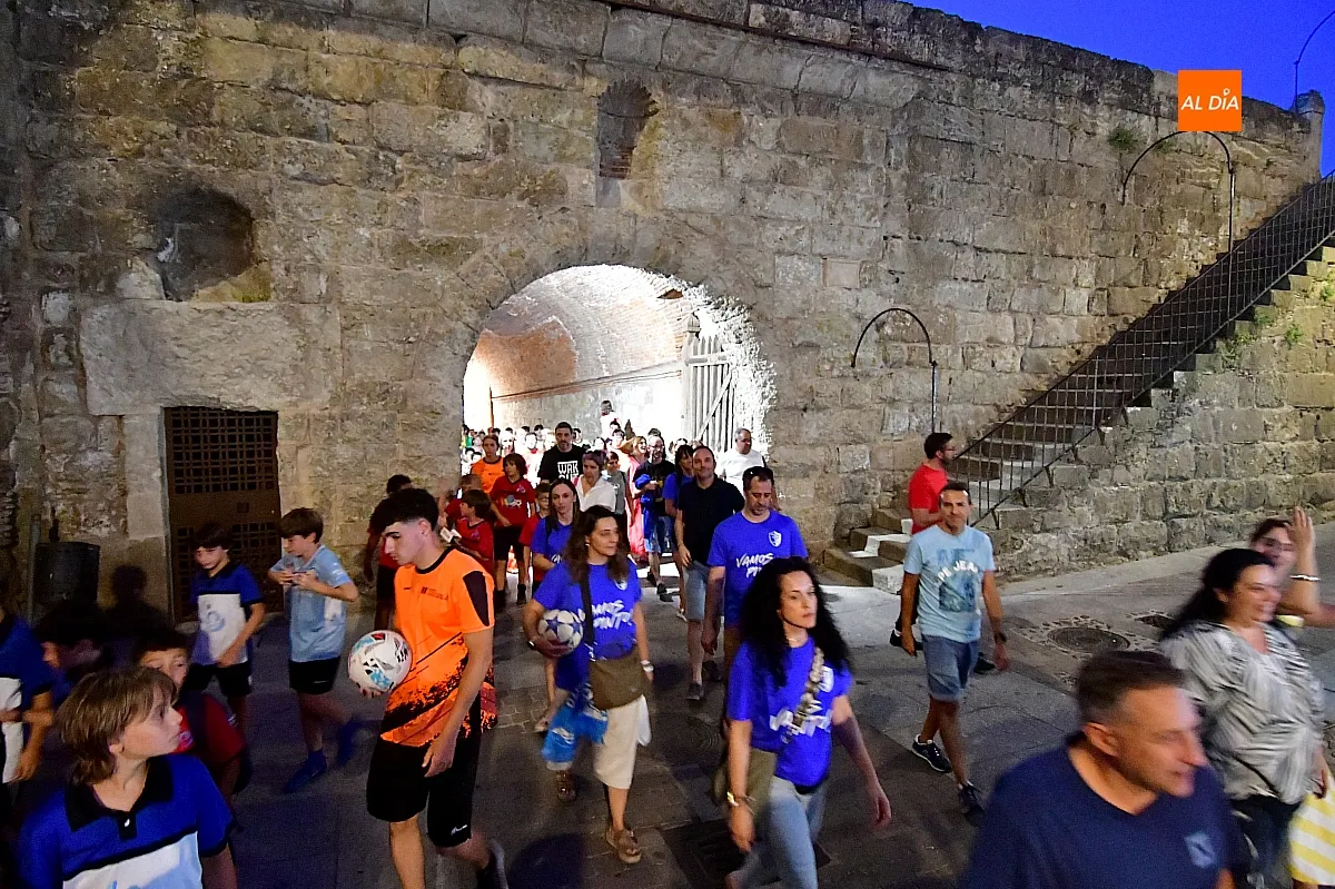 Foto 10 - El III Torneo Internacional de F&uacute;tbol Sala sit&uacute;a a Ciudad Rodrigo en el mapa deportivo internacional