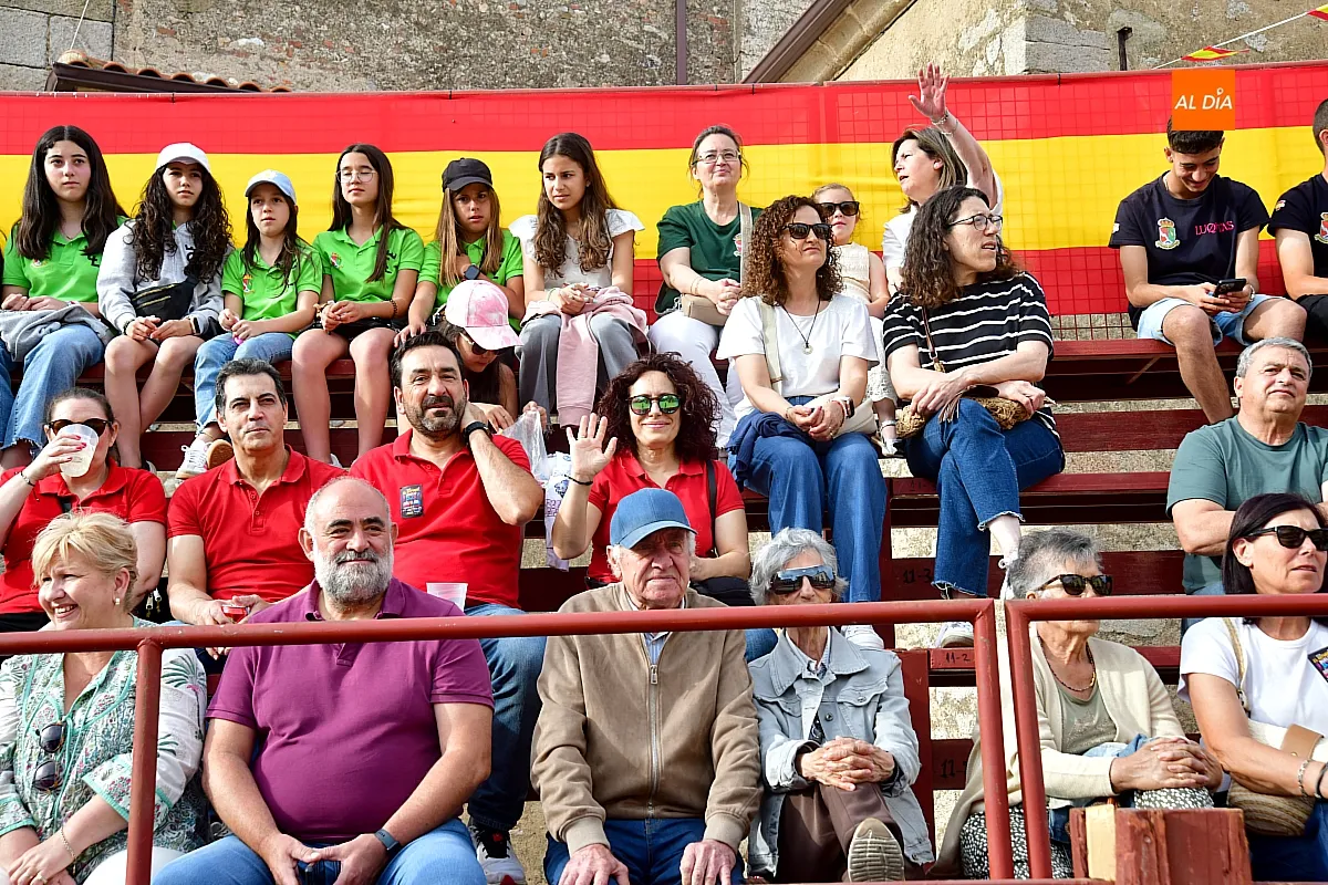 Desfile peñas disfraces La Fuente de San Esteban