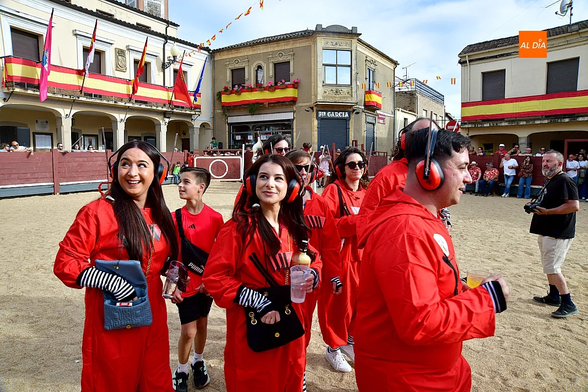 Desfile peñas disfraces La Fuente de San Esteban