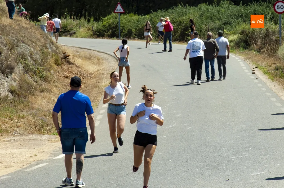 Encierro a Caballo en Robleda por San Juan