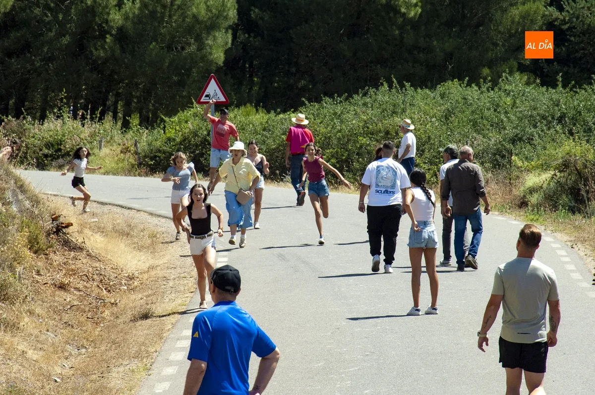 Encierro a Caballo en Robleda por San Juan