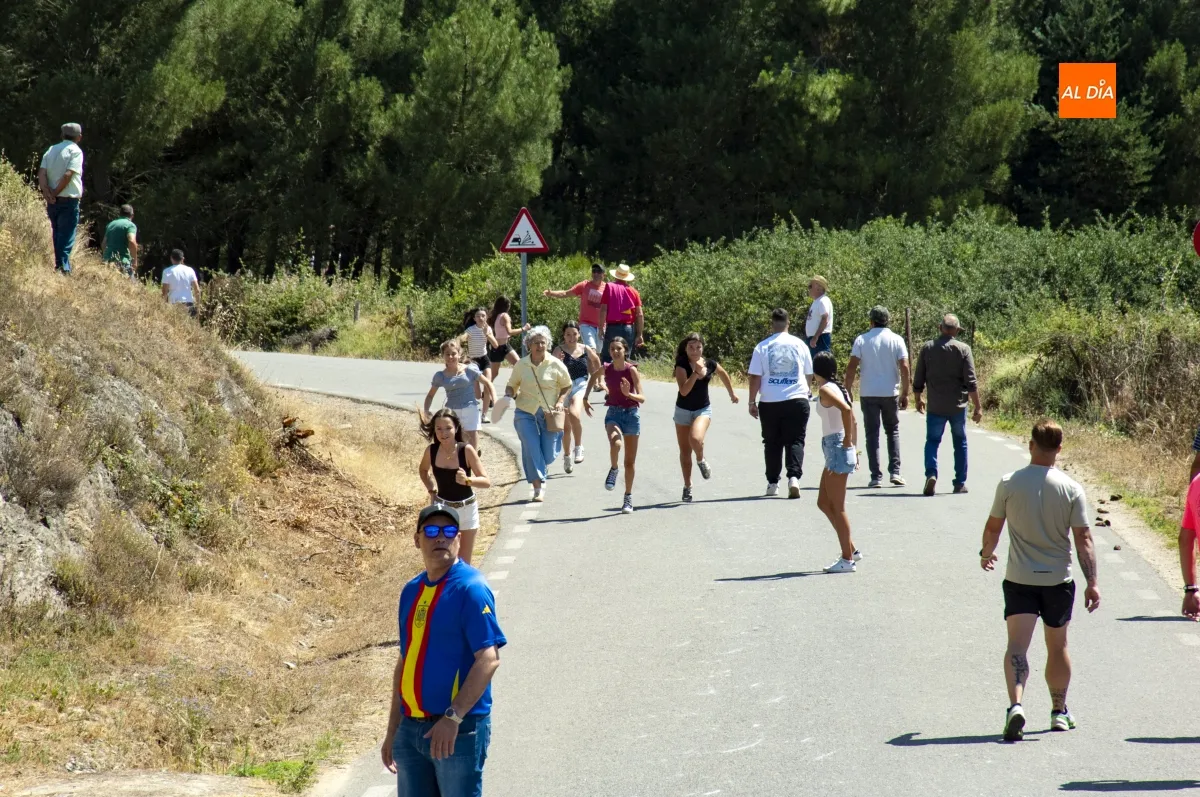 Encierro a Caballo en Robleda por San Juan