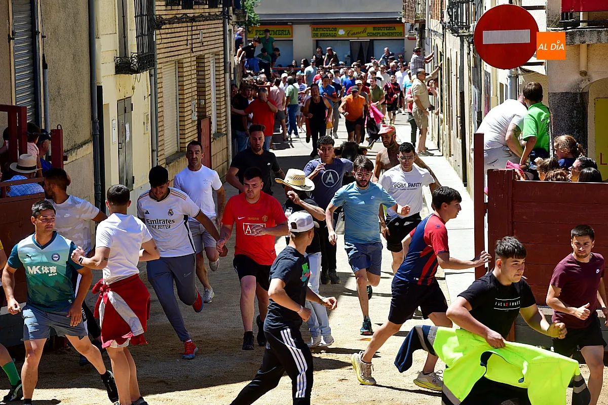 Encierro urbano matinal en la Fuente de San Esteban