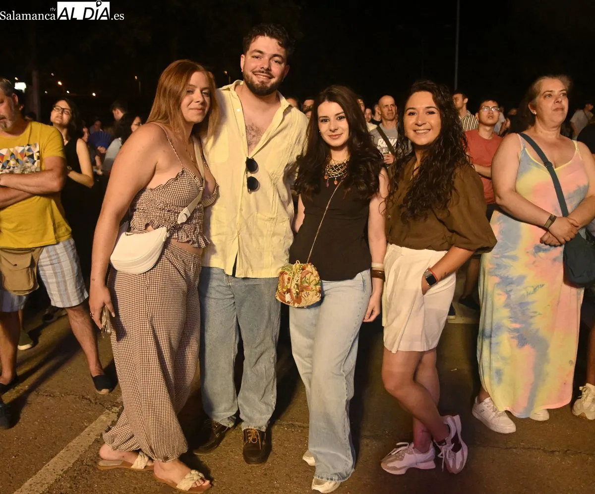  Ambientazo en El Zurguén con la tradicional hoguera de San Juan en la noche más corta del año