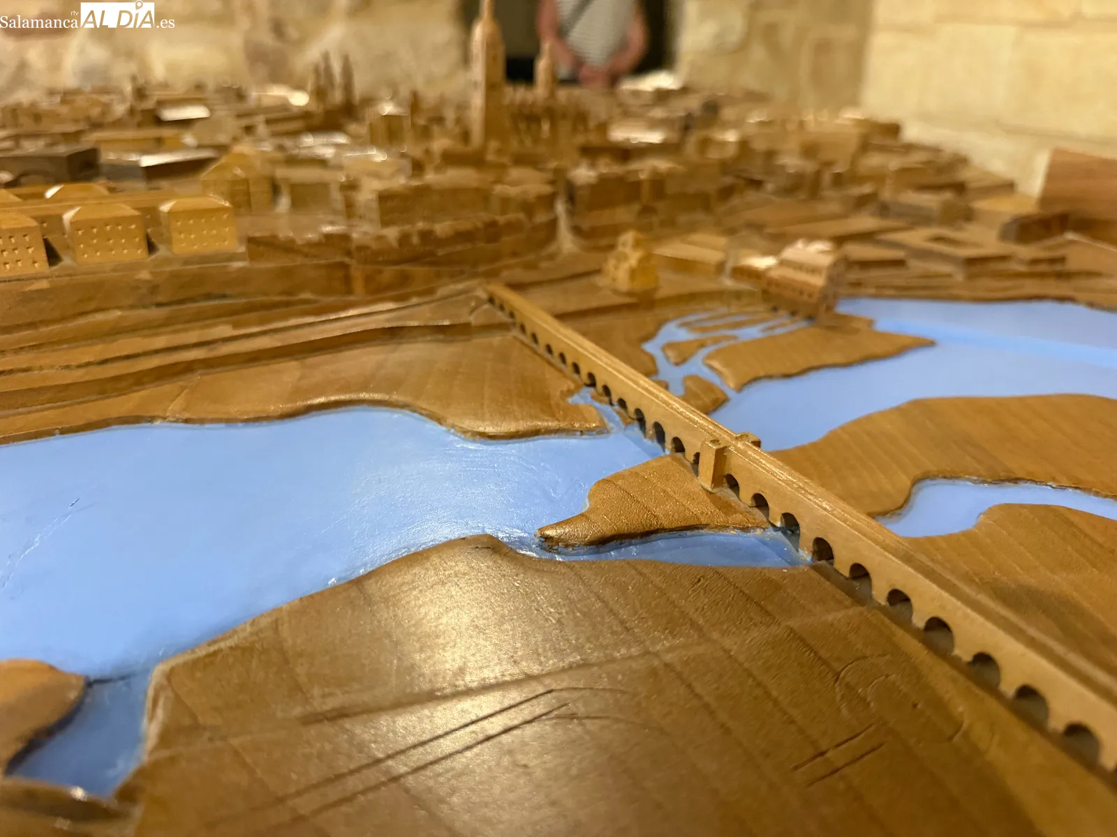 Imágenes de la maqueta de Salamanca en la iglesia de San Millán | FOTOS: V. Martins 