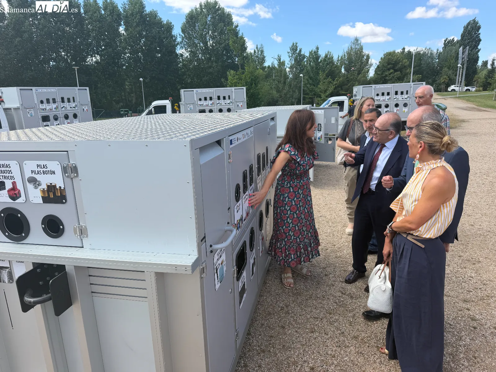 Salamanca capital y provincia estrenan puntos limpios móviles para seguir fomentando el reciclaje | FOTOS: V. Martins 
