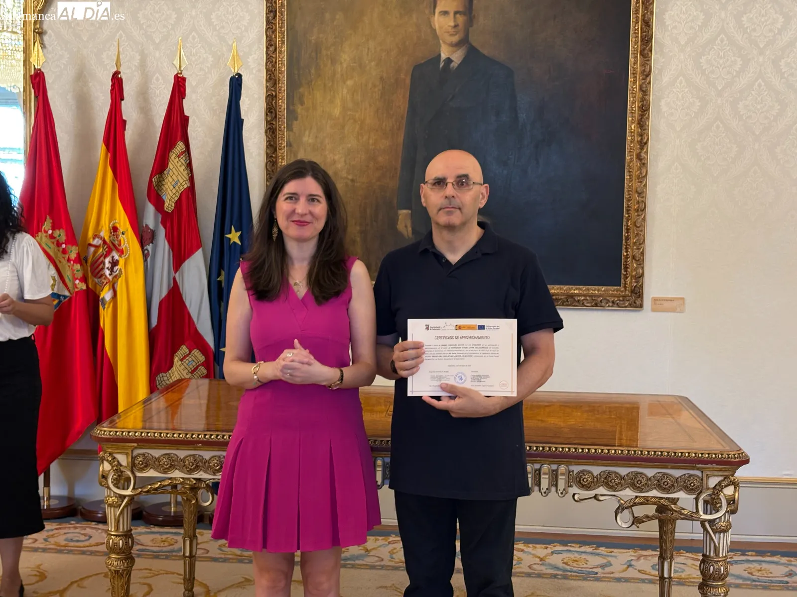 Entrega de los diplomas acreditativos a los 15 de los 25 alumnos que han completado alguna de las dos últimas acciones formativas del programa municipal Laboris Helmántica | FOTOS: Miguel González