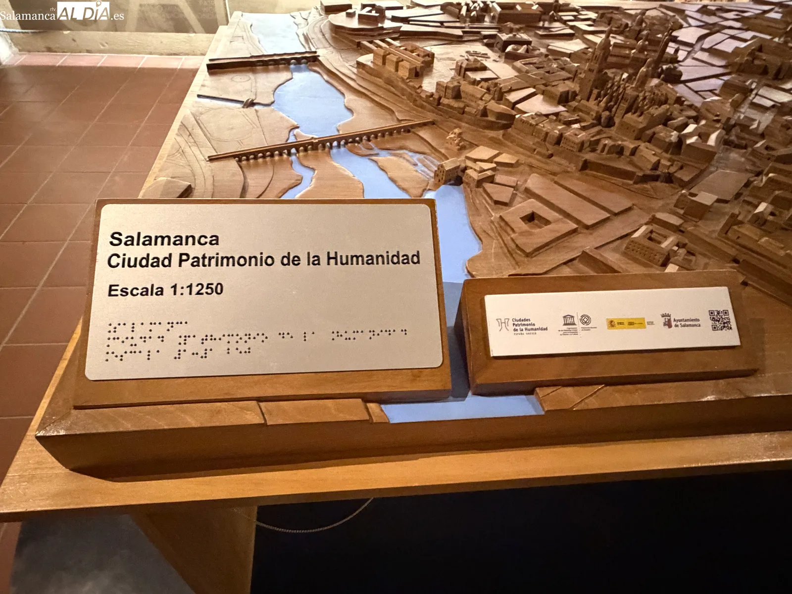 Imágenes de la maqueta de Salamanca en la iglesia de San Millán | FOTOS: V. Martins 