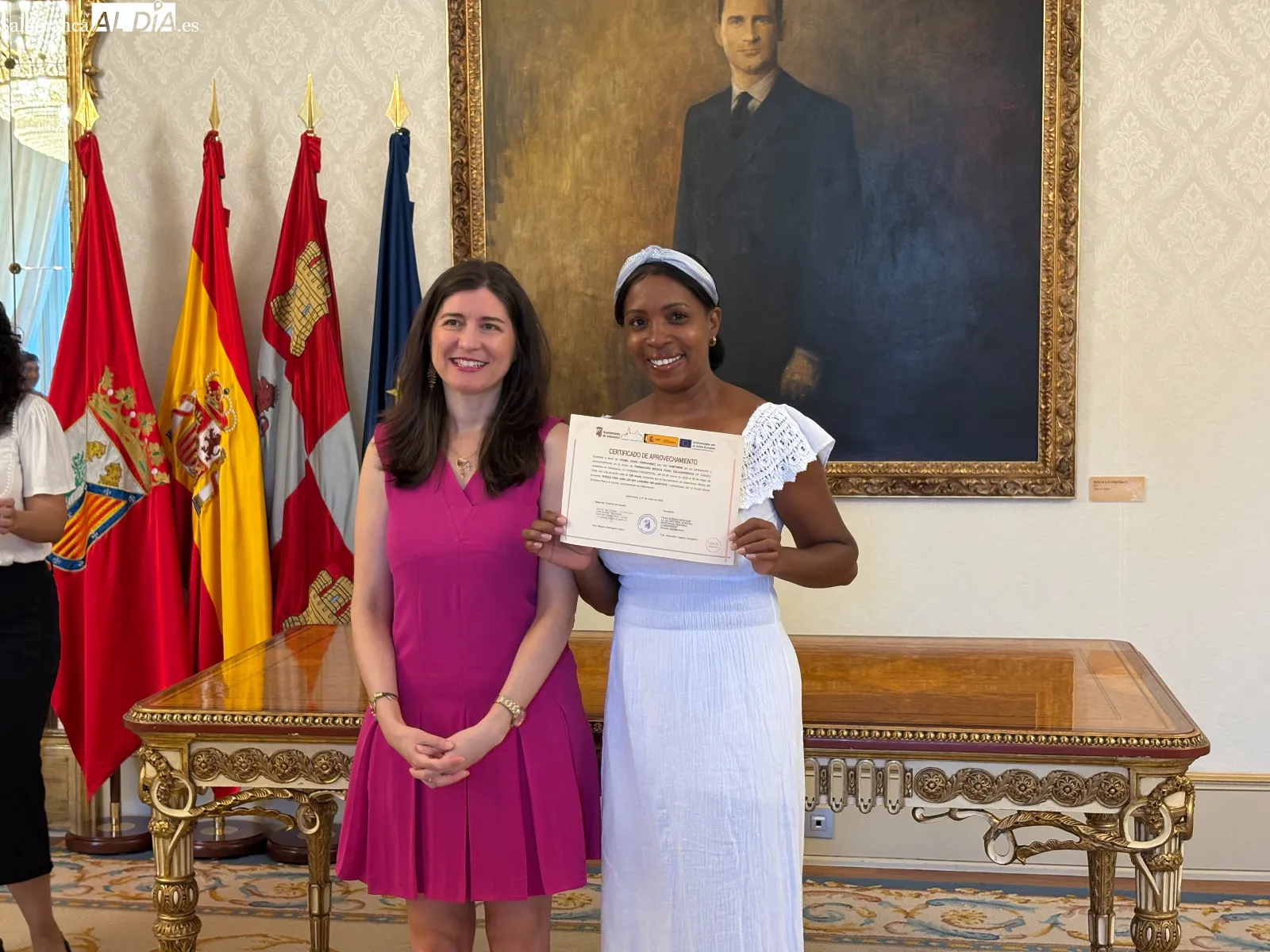 Entrega de los diplomas acreditativos a los 15 de los 25 alumnos que han completado alguna de las dos últimas acciones formativas del programa municipal Laboris Helmántica | FOTOS: Miguel González
