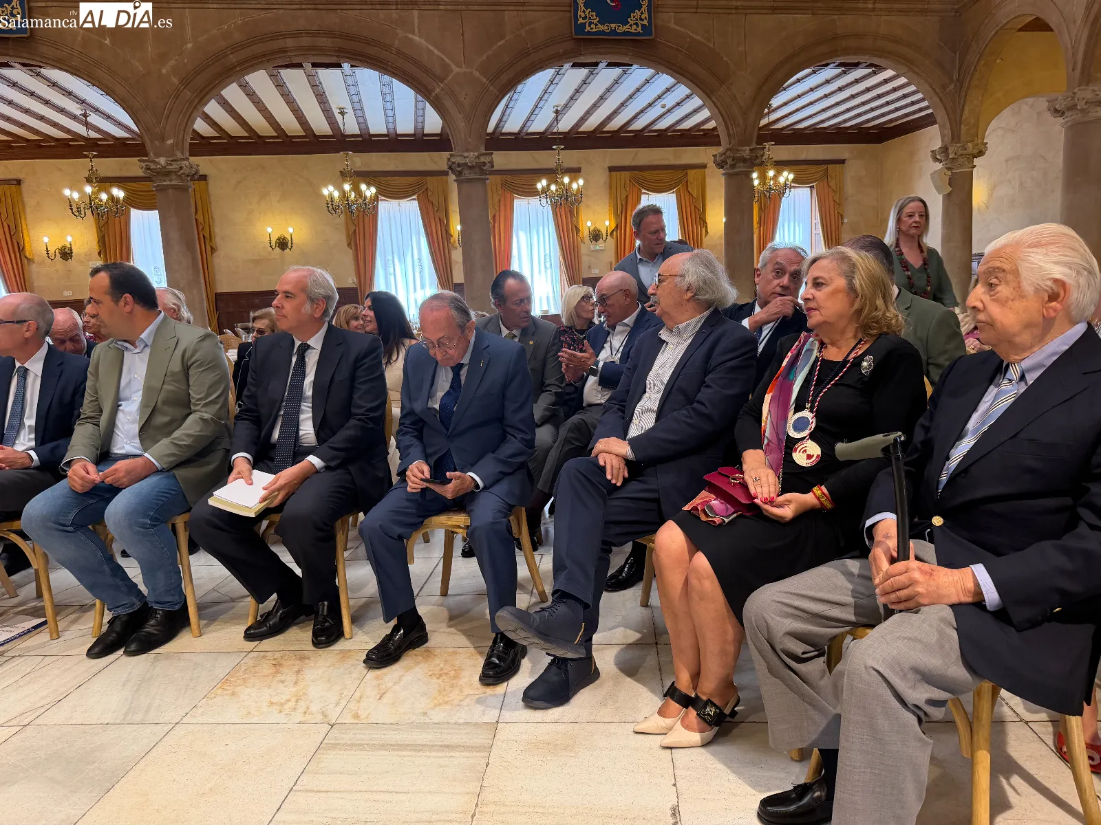 Presentación del libro aniversario que recopila los 75 boletines de la Academia de Gastronomía de Salamanca, en el Casino de Salamanca | FOTOS: V. Martins