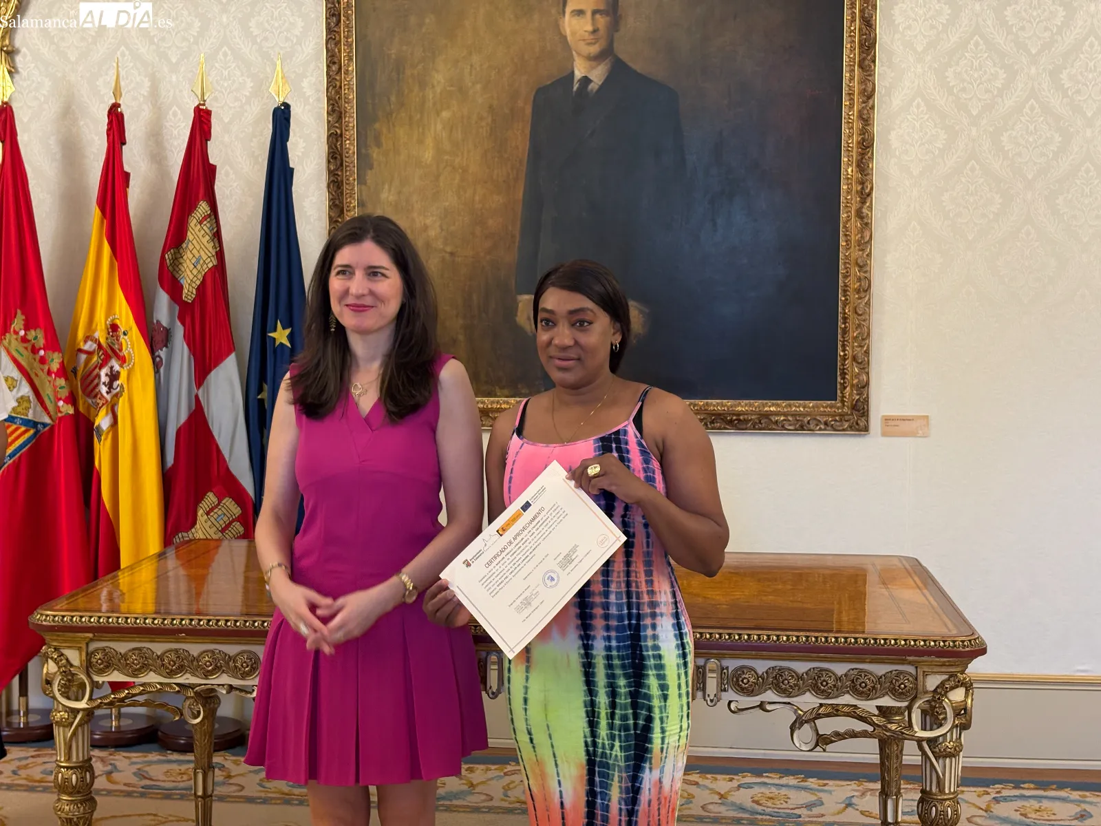 Entrega de los diplomas acreditativos a los 15 de los 25 alumnos que han completado alguna de las dos últimas acciones formativas del programa municipal Laboris Helmántica | FOTOS: Miguel González