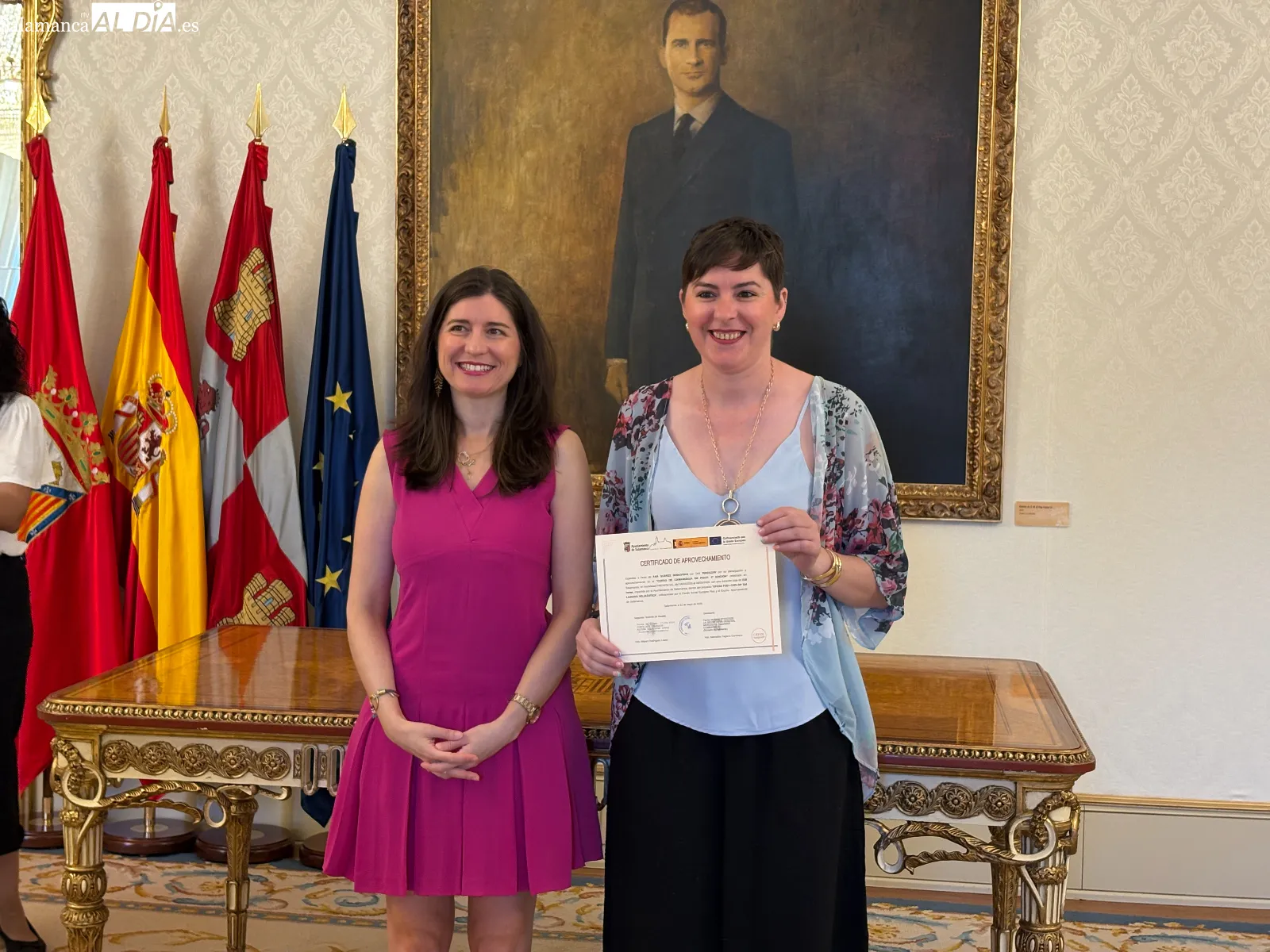 Entrega de los diplomas acreditativos a los 15 de los 25 alumnos que han completado alguna de las dos últimas acciones formativas del programa municipal Laboris Helmántica | FOTOS: Miguel González